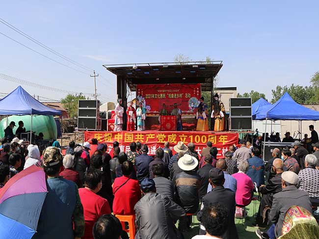 5月22日廊坊市龍鳳演藝公司在廣陽區(qū)大伍龍二村文化惠民演出河北梆子《王寶釧》2.JPG